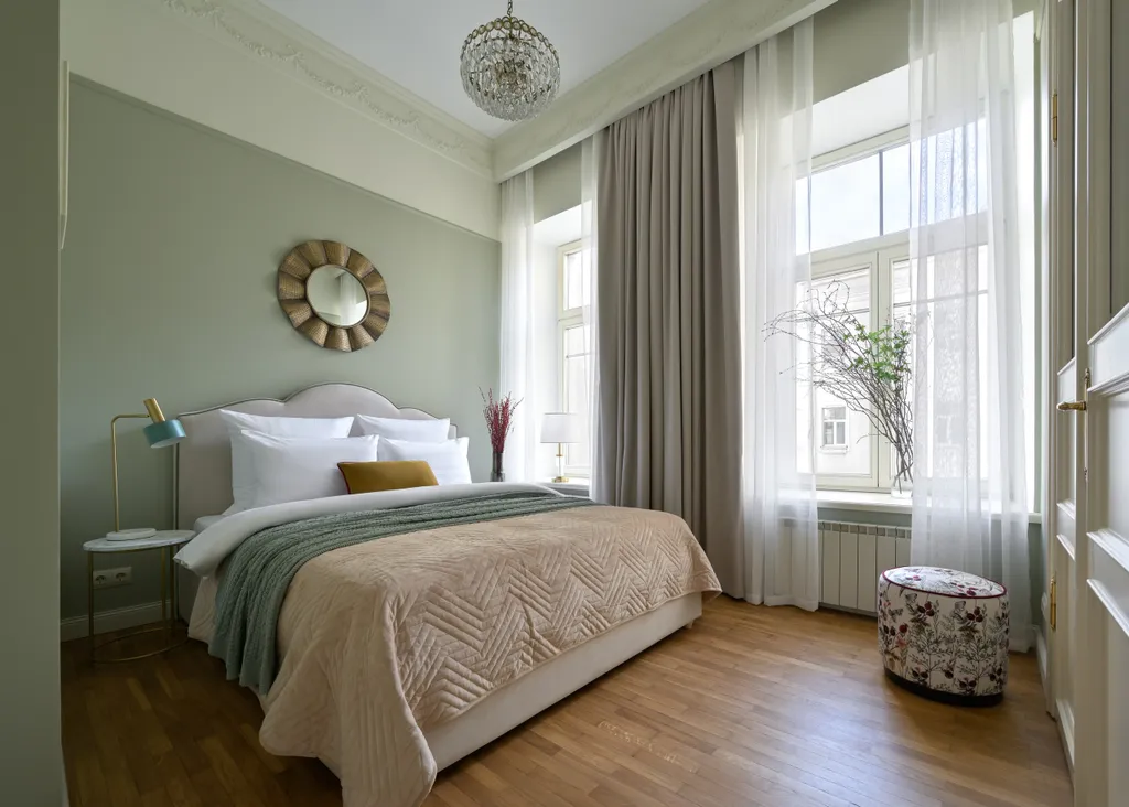 Апартаменты с видом на Невский