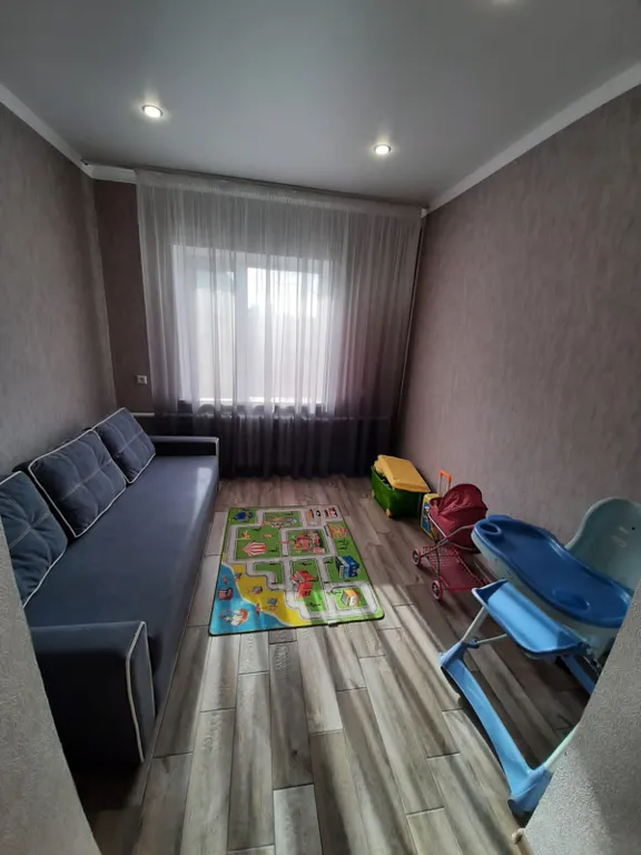 Уютный дом с двориком в центре поселка