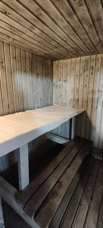 Уединенная дача с прудом и баней у Псковского озера