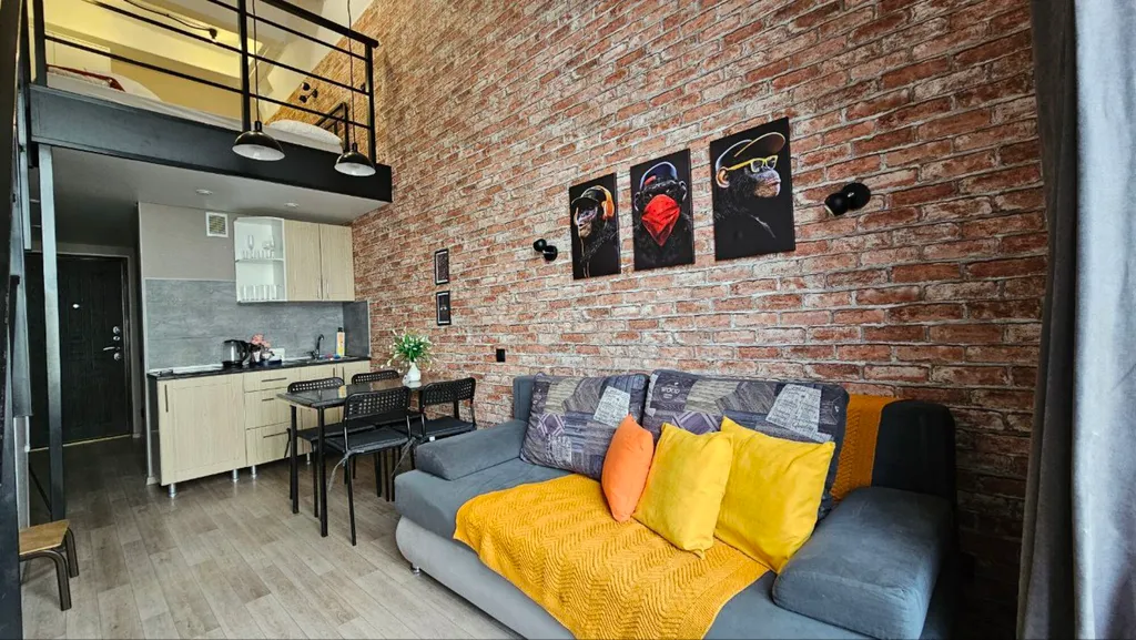 Двухуровневая студия недалеко от ЖД и автовокзала