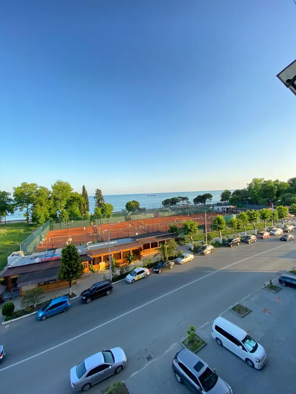 Просторная квартира с видом на море