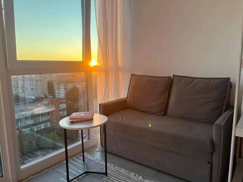 Студия на 15 этаже с современным ремонтом и потрясающим видом на город