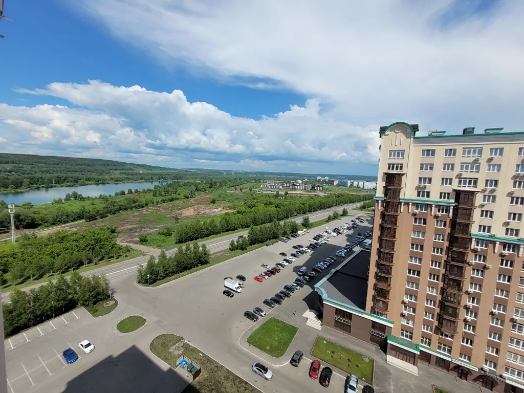 Студия с панорамным видом на город