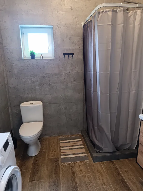 Уютный новый 2-этажный дом в 10 минутах от моря + Автомобиль