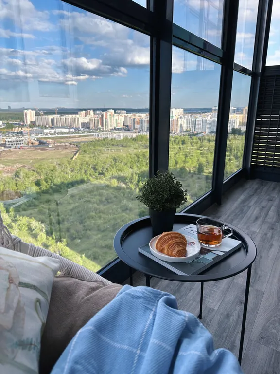 Студия с панорамной лоджией у арены Трактор