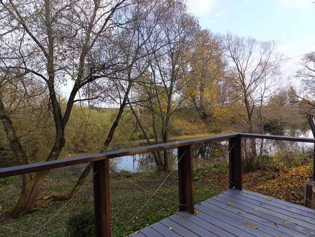 Коттедж Loft коттедж с шикаpным видом на пруд — Шишкино