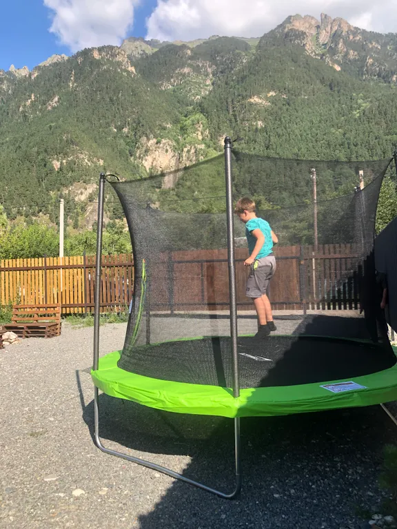 Уютный коттедж с видом на горы