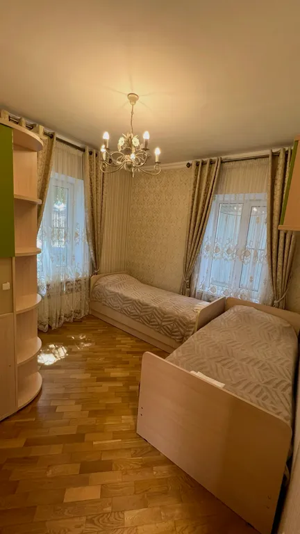 Шикарный дом в центре города с баней и бассейном