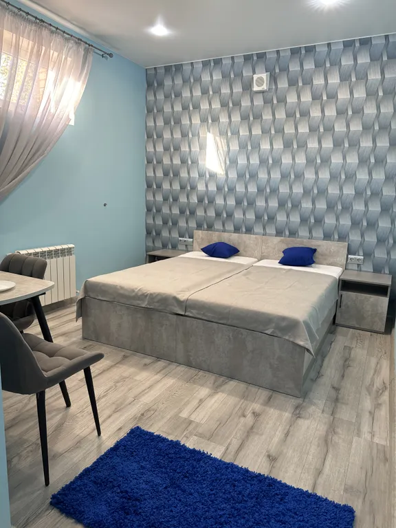 Квартира Уютная комната рядом с ЖД и аэропортом — аренда посуточно в Псков