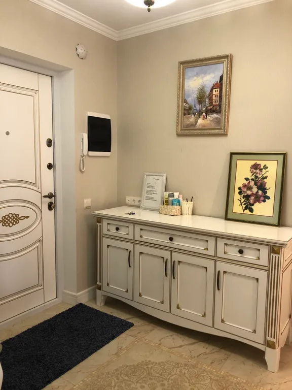 Двухкомнатная квартира с дизайнерским евроремонтом в классическом стиле