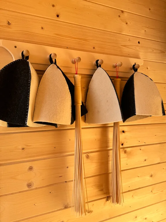 Уютный дом у озера