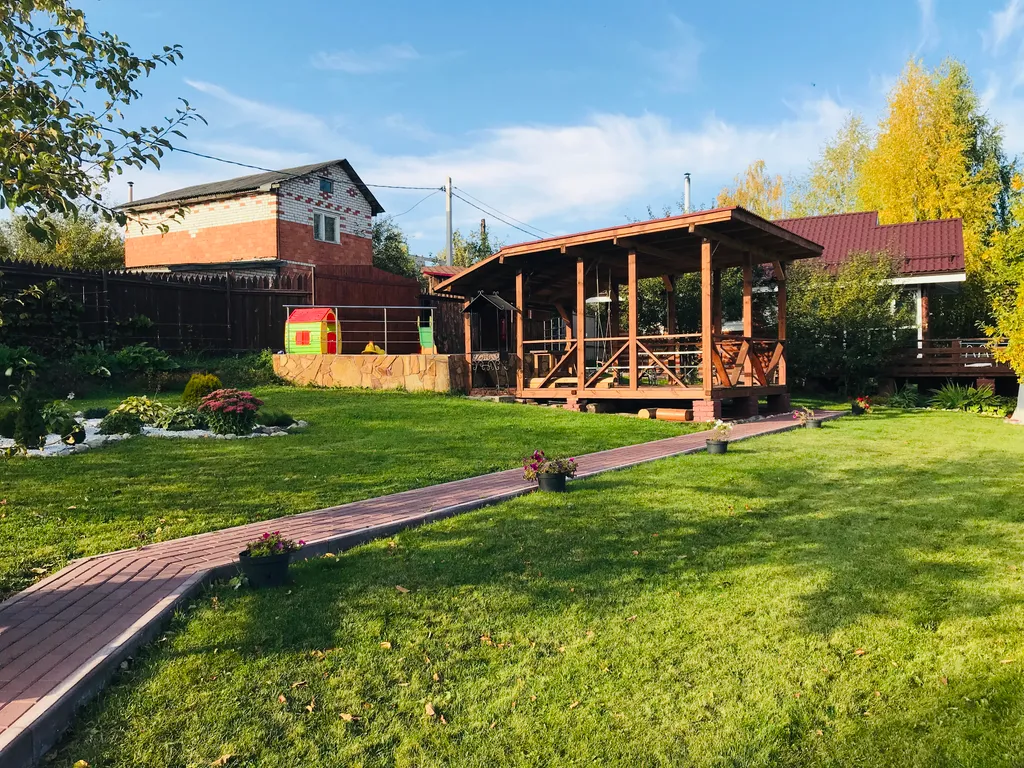 Коттедж Лада в черте города с сауной