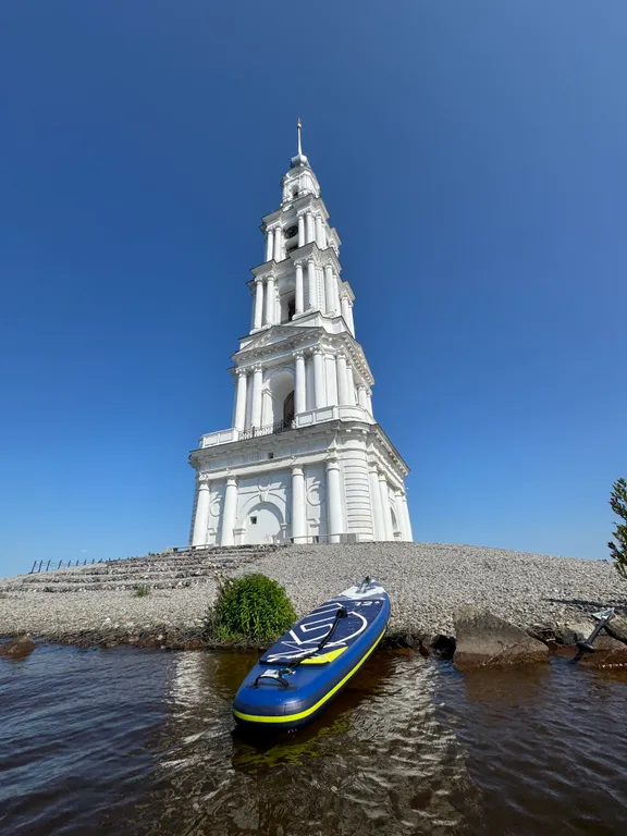 Домик у реки