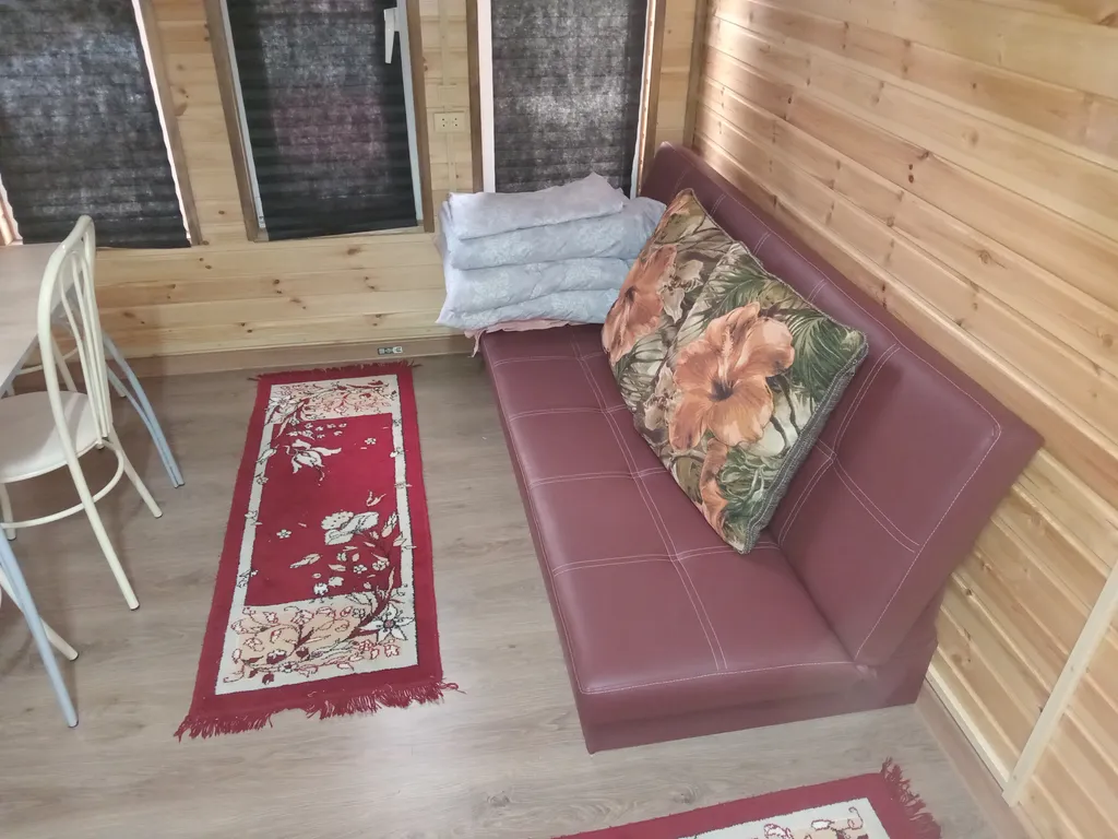 Уютный дом на берегу озера в Мочохе