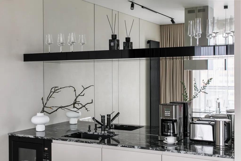 Премиум апартамент Loca loft с видом на пруд