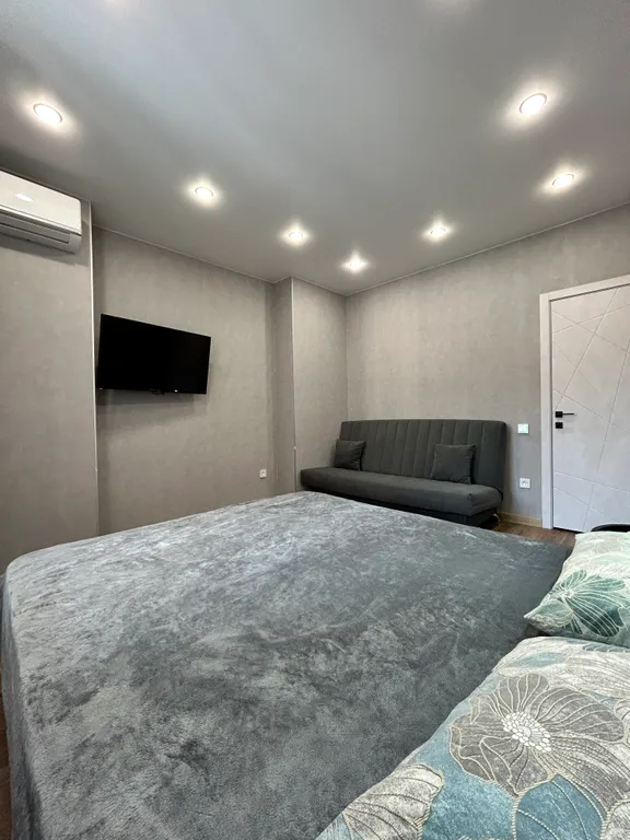 Евро двухкомнатная квартира около Меги