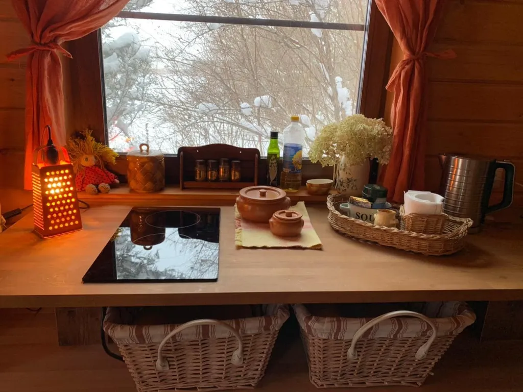 Коттедж Уютный деревянный дом с ландшафтным садом у озера — Шеметово