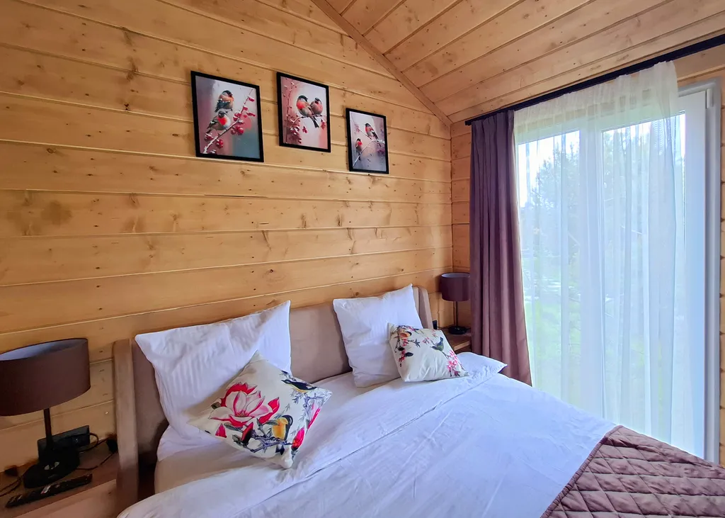 Коттедж 44м в лесу у пруда