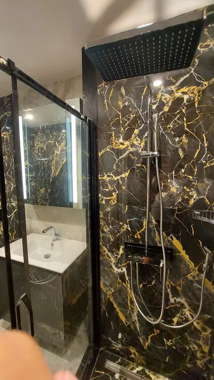 Двухуровневая квартира с собственным выходом к бассейну