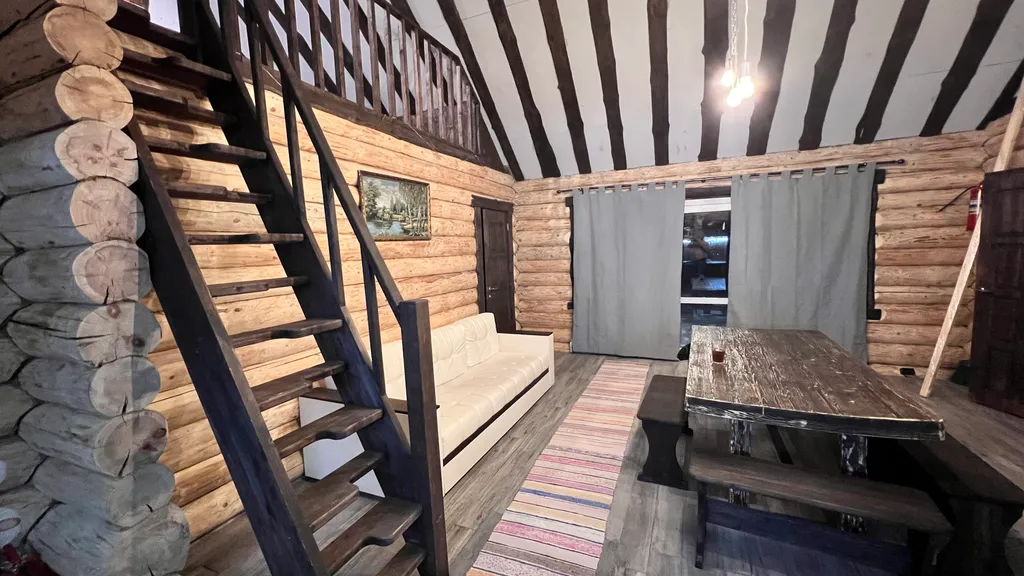 Рубленный дом - баня с террасой