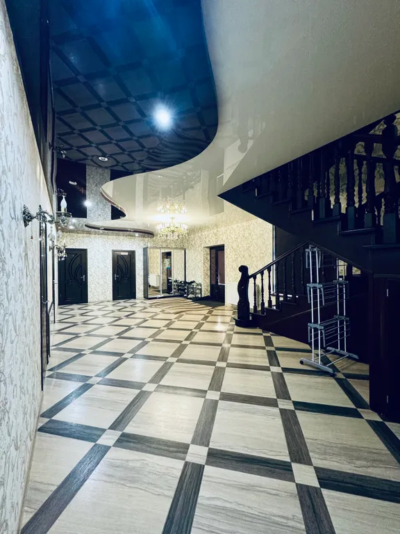 Трехместный номер с балконом, с видом на горы