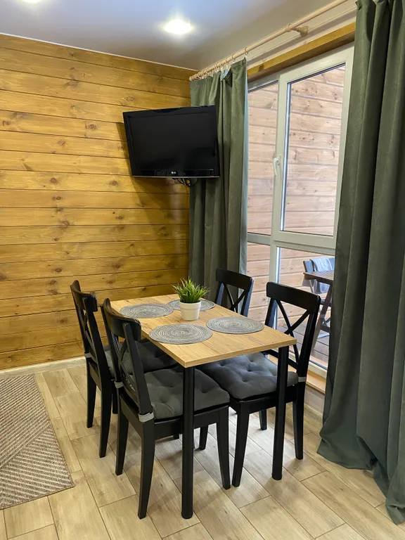 Двухкомнатный дом с видом на гору