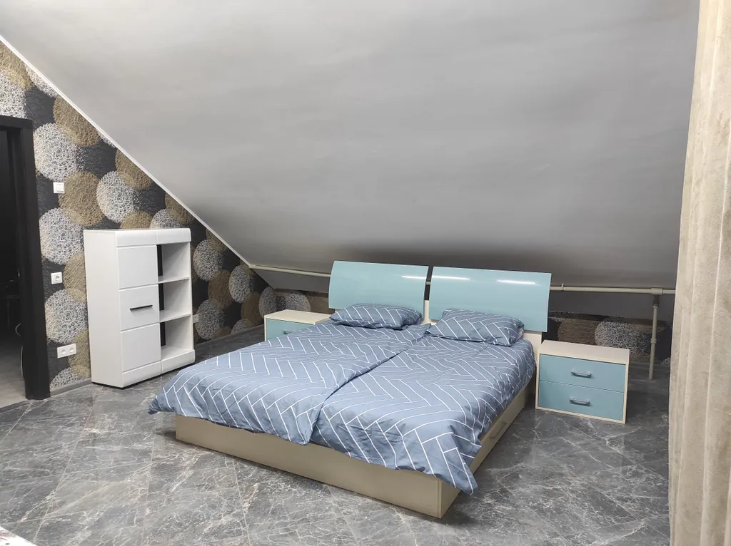 Коттедж с баней и бассейном на участке 6 соток