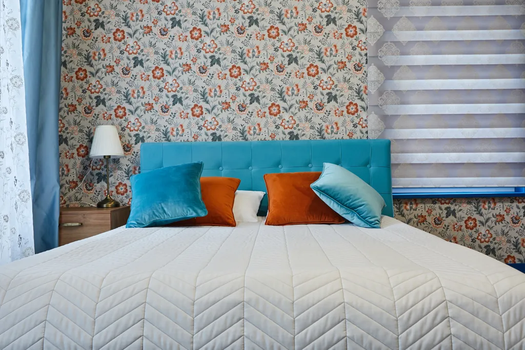 Большой коттедж с 5 спальнями, камином и террасой, Василек