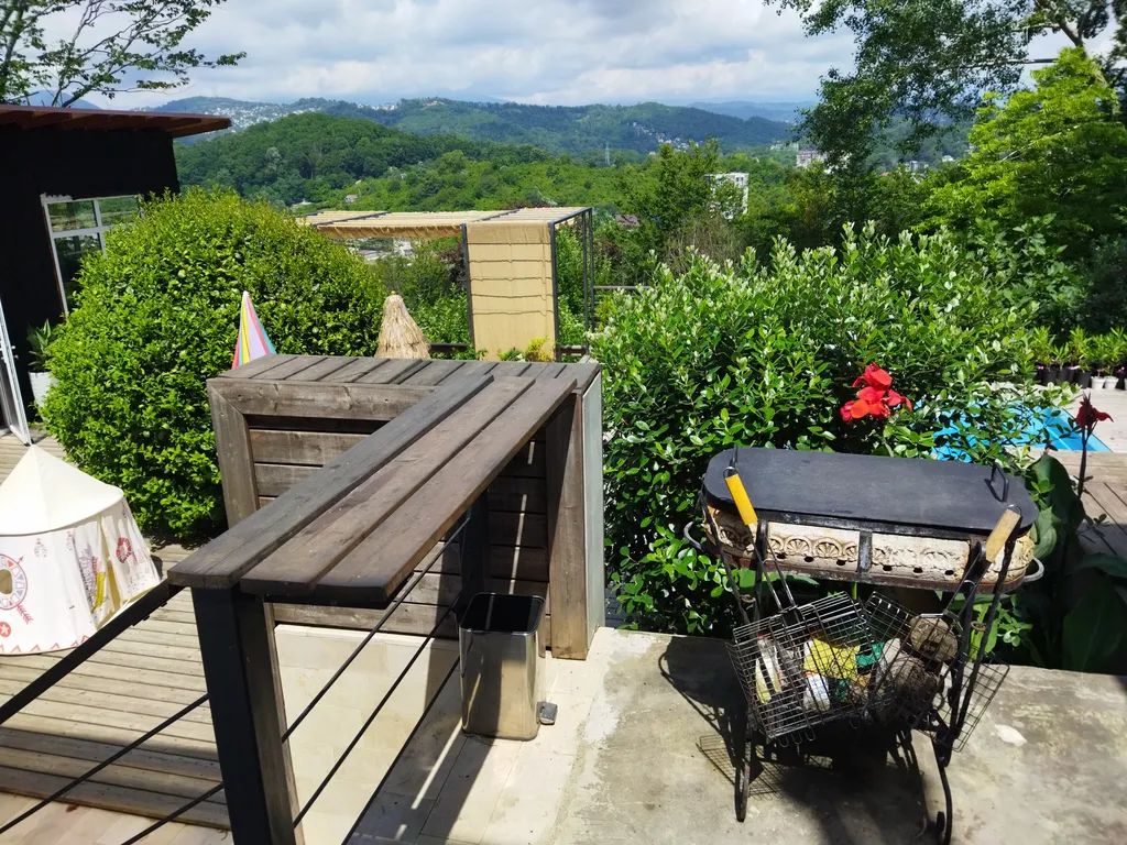 3-комнатная квартира в доме с видом на горы и море