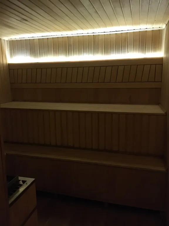 Коттедж Уютный деревянный дом с ландшафтным садом у озера — Шеметово