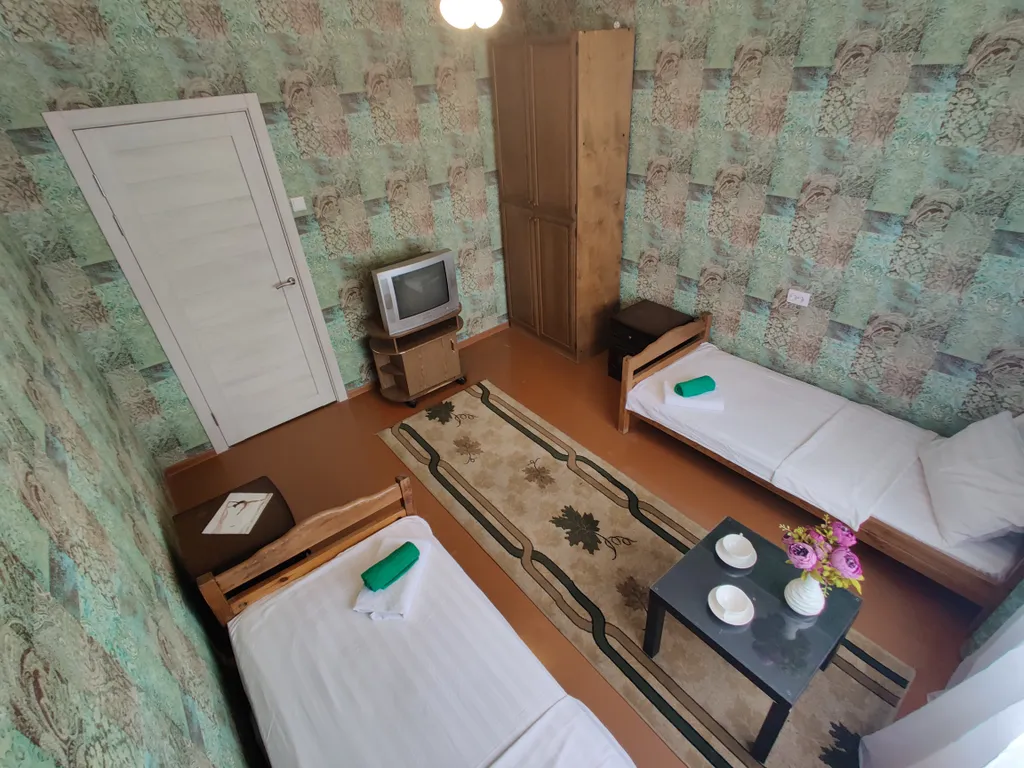 2-комнатная, 5 раздельных мест возле гипермаркета Евроопт