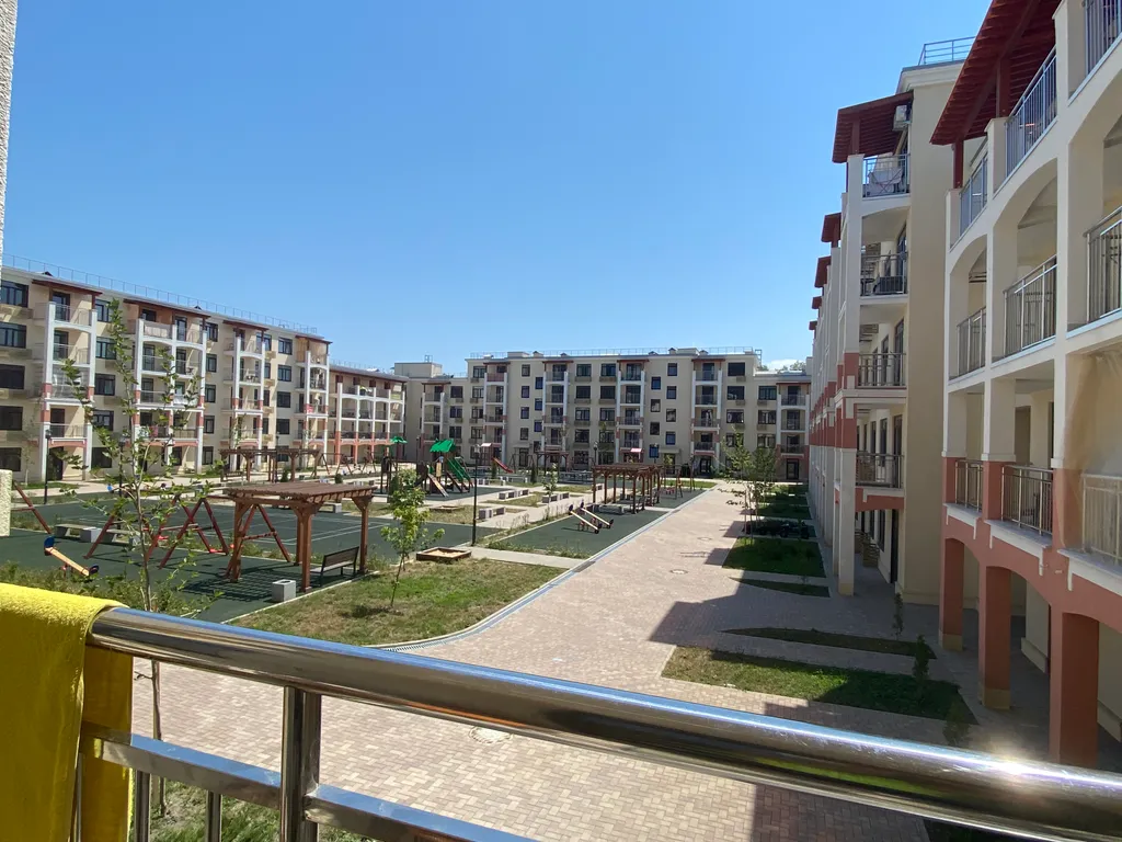 Яркая квартира в ЖК ХолидейХаус