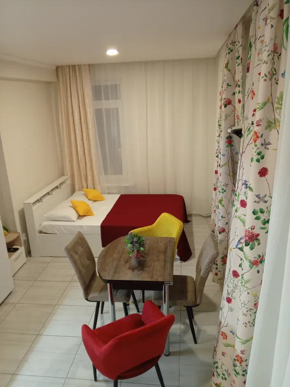 Светлая студия в тихом районе у моря