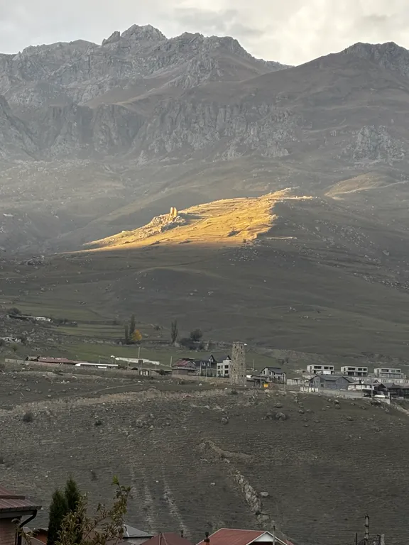 Новый коттедж с завораживающим видом на горы