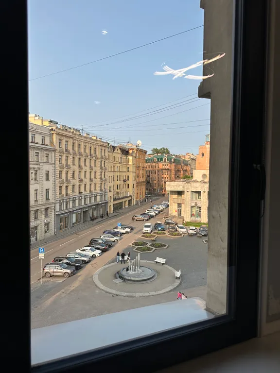 Квартира у метро с видом на старый Петербург