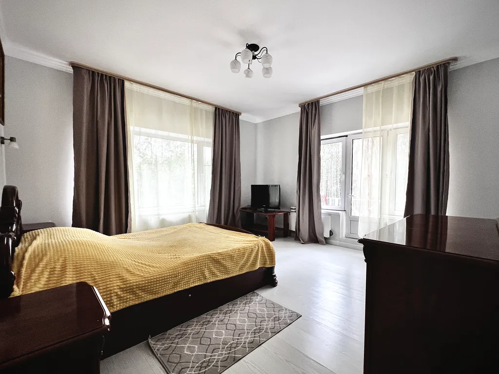 Уютный элитный коттедж на берегу озера рядом с трассой М1