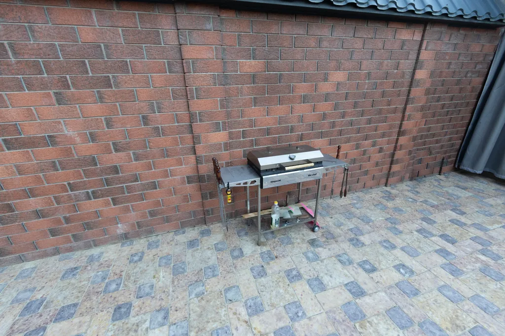 Просторный двухэтажный коттедж на берегу городского пляжа