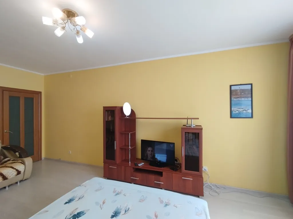 Квартира Уютная современная квартира у Кристалла — Тюмень