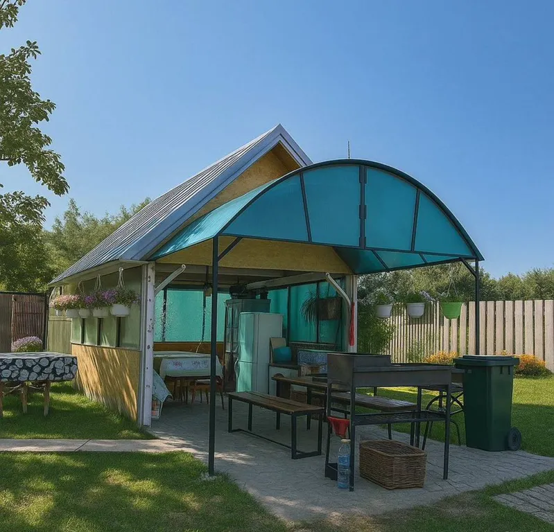 Сказочный домик в деревне