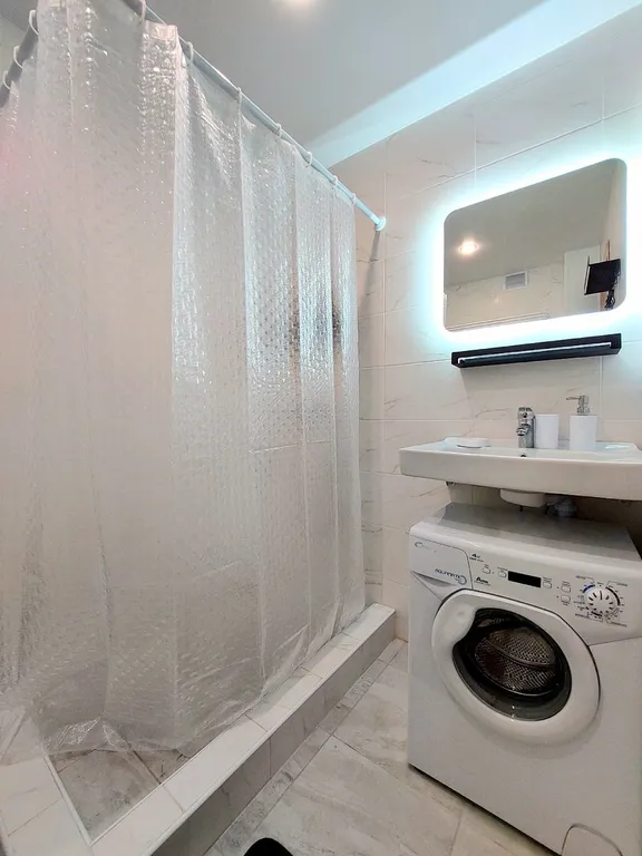 Новая студия с панорамным балконом в Новом городе у парка Прибрежный