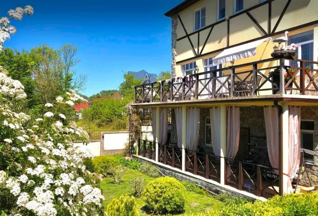 Коттедж Дом с бассейном в дагомысе в тихом месте — Сочи