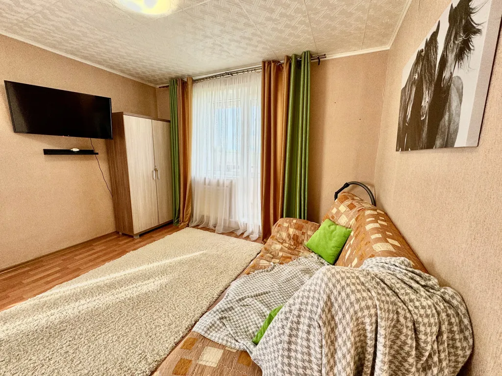 Однокомнатная квартира улучшенной планировки с видом на лес