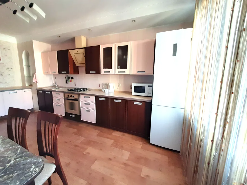 Семейная трёхкомнатная квартира на въезде в город