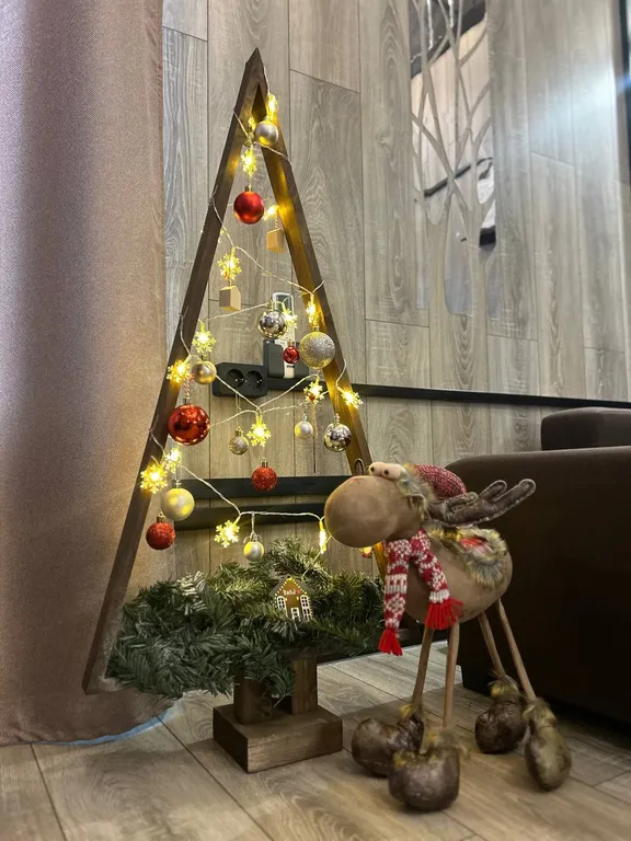 Дом с купелью и сауной, костровой зоной, мангалом и качелями