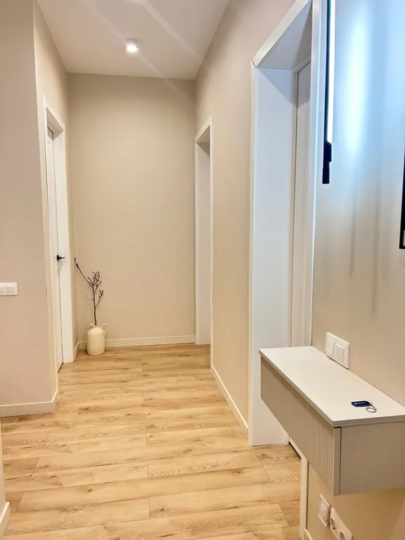 Евротрешка вблизи megasilkway и expo