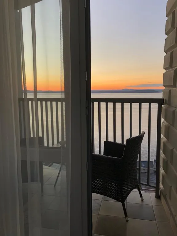 Роскошные апартаменты с видом на бухту Золотой Рог и Амурский залив