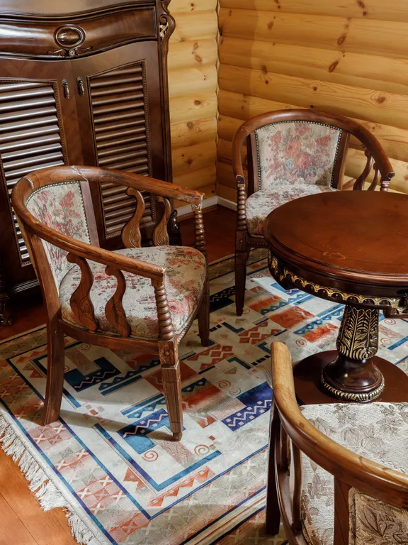 Уединённый дом на берегу живописной заводи