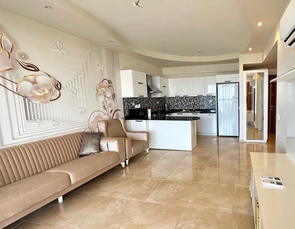 Квартира на Средиземном море с бассейном и горками