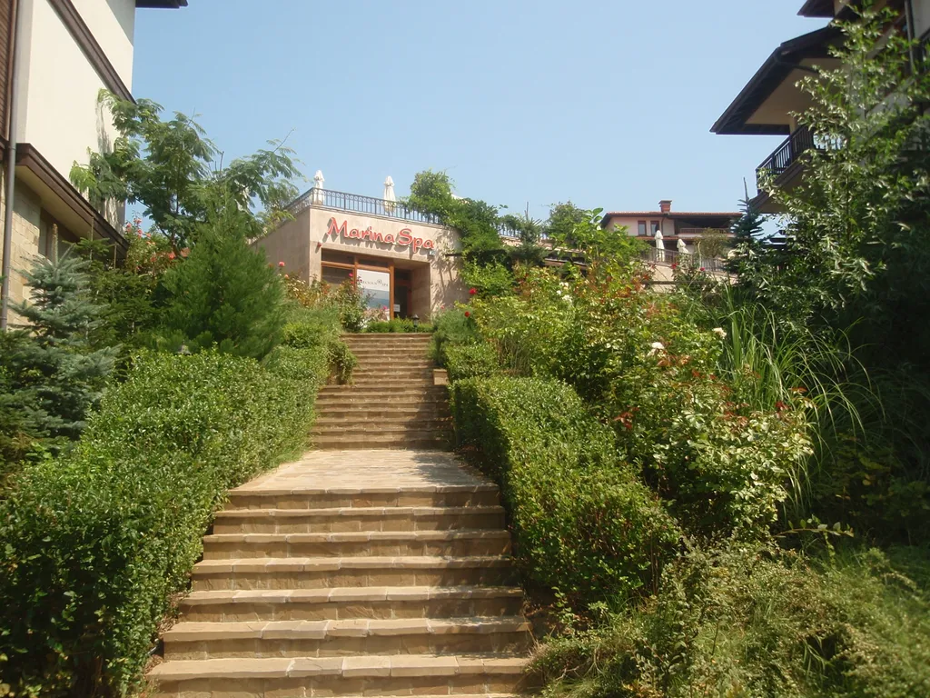 Трехкомнатный люкс в соснах у моря в Санта Марина