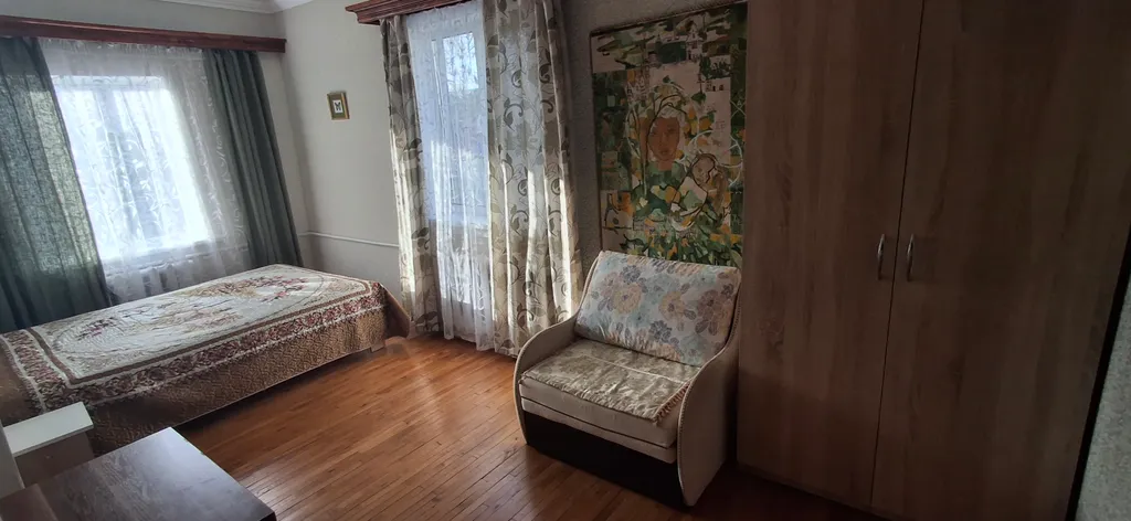 Часть дома с отдельным входом в центре города